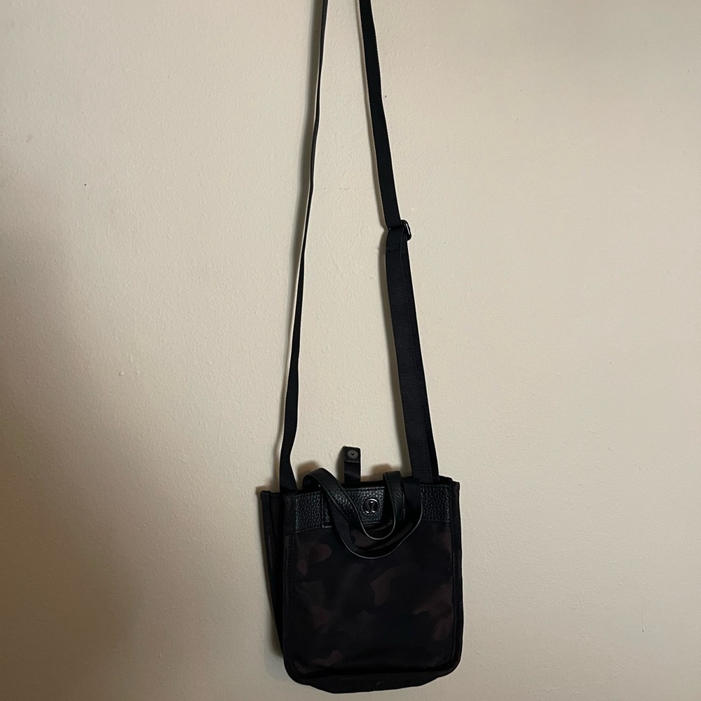 Lululemon cross body black camo bag